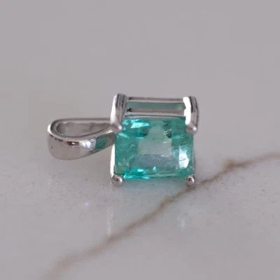 Pingente de esmeralda natural colombiana platina 1,16 quilates - Imagem 1 de 2