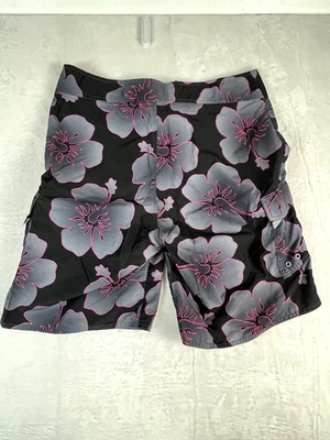 Kirra Board 短裤男式 36 黑色/灰色/Fuschia 轮廓抽绳聚酯纤维  — 第 1/4 张图片