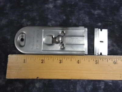 Metal Retractable Safety Scraper with 1 Single Edge 1.5" inch Razor Blade USA - Image 1 of 4