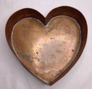 Vintage LARGE 1986 Signed Michael Bonne Handmade Copper Heart-Shaped Pan/Tray - Picture 1 of 11