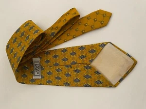 VERSACE MEN SILK TIE 58X3.75" WIDE.ITALY. - Picture 1 of 2