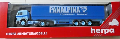 Herpa 143349 H0 Mercedes Benz Autoarticolato Cassone/Telone Panalpina Nuovo - Immagine 1 di 2