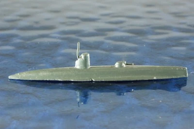 Altes U-Boot  Hersteller Wiking 400a/2   ,1:1??? Schiffsmodell - Bild 1 von 3