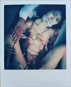 NOBUYOSHI ARAKI * Bondage*POLAROID ORIGINAL VOM KÜNSTLER SIGNIERT & ZERTIFIZIERT - Bild 1 von 6