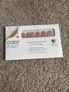 Color street 100% real nail polish strips set of 16 ￼ At The Plaza - Picture 1 of 3