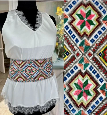 A vintage women's wide belt with unique embroidery from the 1960s. - Image 1 of 4