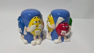 M&M's Scuoti Sale e Pepe in Ceramica con Personaggio Colore Set Design Avvolgente - Foto 1 di 4