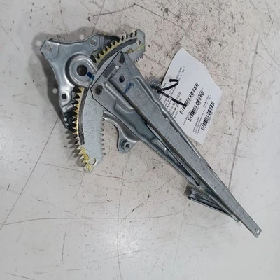 乘客右前窗调节器轨道 12 - 19 日产 Versa — 第 1/4 张图片