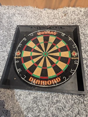 Winmau Diamond British Dart Organisation Dart Board + Wood Surround - Image 1 of 4