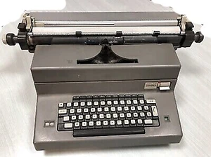 MACCHINA PER SCRIVERE OLIVETTI EDITOR 4 + NASTRI COLORATI - Foto 1 di 1