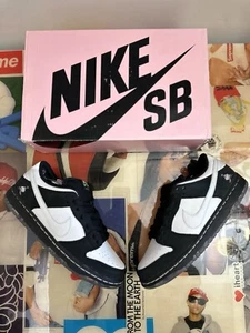 Size 8 - Nike SB Dunk Low Pro x Jeff Staple Panda Pigeon 2019 - Picture 1 of 4