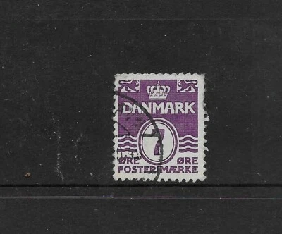 DENMARK 1930. WAVEY LINES. 7 ORE VIOLET. VERY FINE USED.  AS PER SCAN. - Image 1 of 3