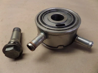 Yamaha YZF R6 2008 enfriador de aceite/enfriador/perno de retención  Foto 1 de 4