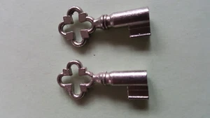 2 Spardosen Schlüssel - Bild 1 von 1