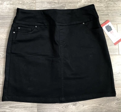 SC&CO Ladies Denim Skort in Black ~ Size M - Image 1 of 4