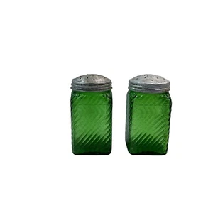 Vintage Glass Owens Illinois Green Swirl Shakers Salt Pepper Metal Lids - Picture 1 of 6