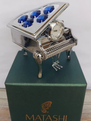 MATASHI Chrome Plated Silver Vintage Piano Desk Clock with Blue Crystals Cover