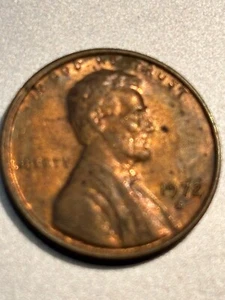 1972 - s Lincoln penny off-center - Picture 1 of 4