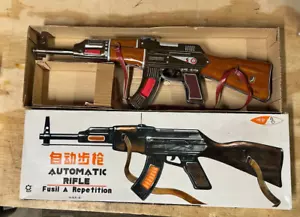 Vintage Tin Automatic Rifle ME614 battery AK-47 - Picture 1 of 14