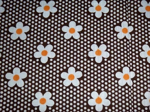 Vtg 70s Flower Power Cotton Fabric Brown With Dots & Daisies 45" x 2+ yds - Picture 1 of 7