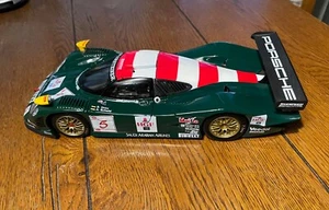 Maisto Porsche 911 GT1 Zakspeed 1998 1/18 scale model - Picture 1 of 7
