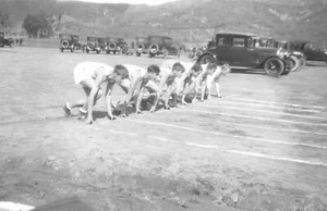 Santa Barbara "Cate" Schule Leichtathletik Sprinter Vintage 1920 Foto Negativ - Bild 1 von 1