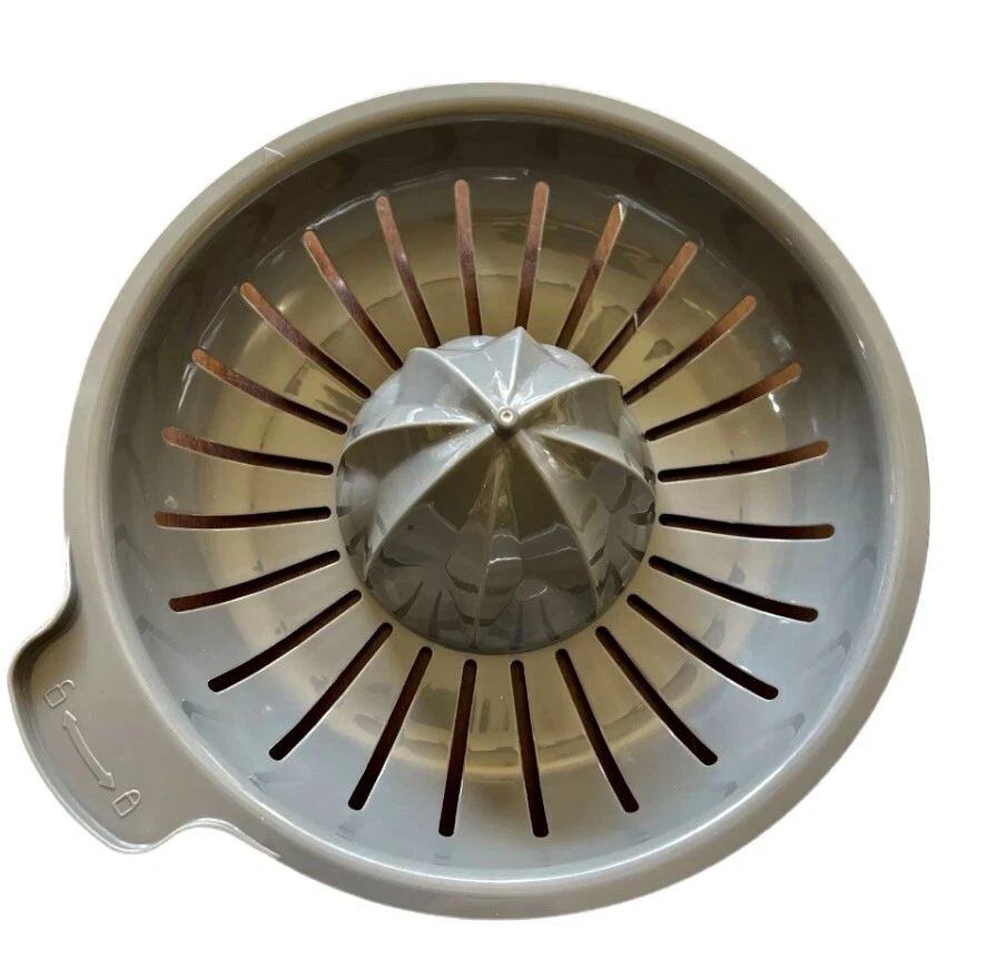 Oster 11 Cup Wide Mouth Food Processor FPSTFP4255 Replacement Juice Tray - Image 1 of 1