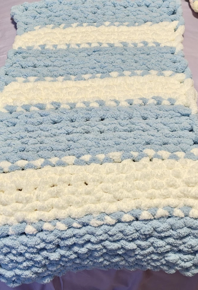Handmade Cozy Chunky Knit Crochet Baby Boy Blue & White Blanket  Foto 1 de 1