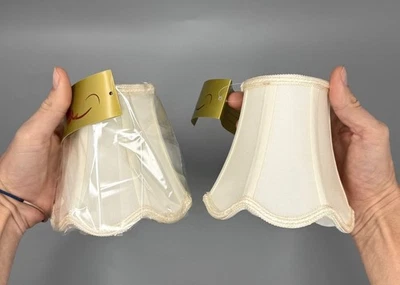 ⭕️ JUEGO DE 2 PANTALLAS NUEVAS CANTERBURY ROSEART 5” CAMPANA FESTONEADA HUESO SEDA CLIP-ON Foto 1 de 4