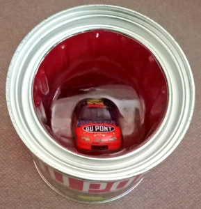 Jeff Gordon #24 DuPont 2002 Monte Carlo coche interior lata de pintura 1:64 nuevo en caja - Imagen 1 de 14