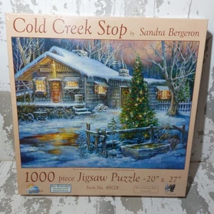 ~NUOVO-SIGILLATO~SunsOut 1000pz Puzzle EcoFriendly”Cold Creek Stop di SandraBergeron” - Foto 1 di 6