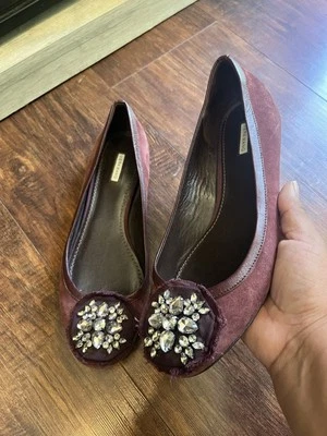 Vera Wang Puntera Redonda Plana con Adorno de Puntera Cristal Joya. Talla 8,5 Foto 1 de 4