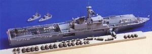 TAMIYA 31006 1:700 JMSDF Defense Ship LST-4002 Shimokita - Picture 1 of 10