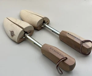 G. H. Bass and Co Pair Of Cedar Size L Shoe Trees Mens size L Fast Shipping - Picture 1 of 12