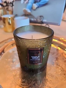 voluspa kerze Temple Moss 5 OZ. - Bild 1 von 4