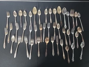 Lot Of 44 Mix WM Rogers Silverware Fast Shipping - Picture 1 of 8