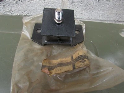 Nissan DATSUN 710 Sedan 20621-U5200 EX-Mount Rubber 1970s - Image 1 of 2