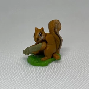 KINDER EGG SUPRISE TOY SQUIRREL MOVING TOY - Picture 1 of 2