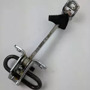 GENUINE Vauxhall / Opel Corsa C Meriva A Front Door Hinge Stop GM 24413389 - Picture 1 of 3