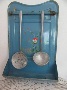 Schönes altes Löffelblech aus Email blau mit Blumenmotiv mit 2 Kellen , vintage - Bild 1 von 5