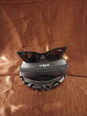 Gafas de sol Vogue Gigi Hadid VO5282 SB ojo de gato negras con brillos negros 54-18-140 Foto 1 de 4