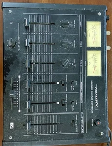 Realistic Stereo Mixing Console Powered - Picture 1 of 4
