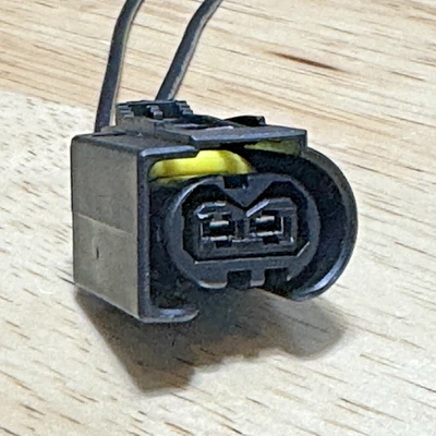 Fuel Injector Connector For  Dodge Sprinter 2500 3500, 2001-2003 A1685452928 - Image 1 of 2