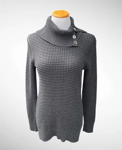 Suéter Calvin Klein Gris Cuello Alto Manga Larga con Detalle de Botones, Talla M - Imagen 1 de 12
