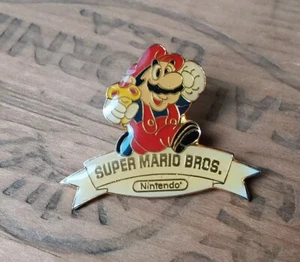 Pin’s Nintendo Super Mario Bros Bannière - Foto 1 di 5