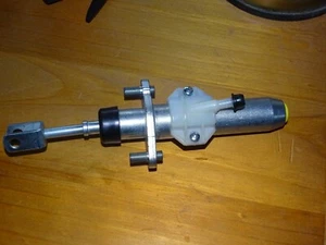 CILINDRO MAESTRO EMBRAGUE CLÁSICO SAAB 900 - Imagen 1 de 1