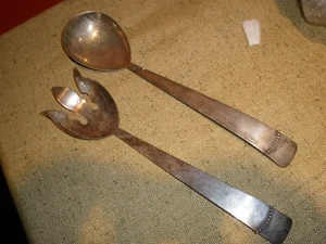Coppia di Insalatiere Vintage Silverplate Forchetta Cucchiaio Ingrid Tre Corone MCM #Le9 - Foto 1 di 10