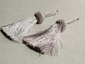 TASSELS  two 3-1/2" fringe plus a 1-1/2" loop 5" overall gray white  (sew rm bx8 - Picture 1 of 2