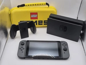 Nintendo Switch HAC-001(-01) Konsole Grau Bundle - Bild 1 von 17