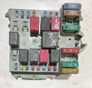 CENTRALINA PORTA FUSIBILI PER FIAT Stilo Van 51759553 benzina 1 (01>10) - Foto 1 di 3